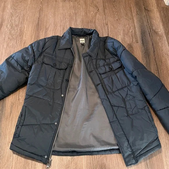 Volcom Men's Dark Gray Quilted Jacket - Picture 5 of 6